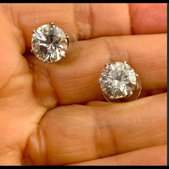 Cubic Zirconia Ear Stud/Post Earrings 1CM - Picture 4 of 5